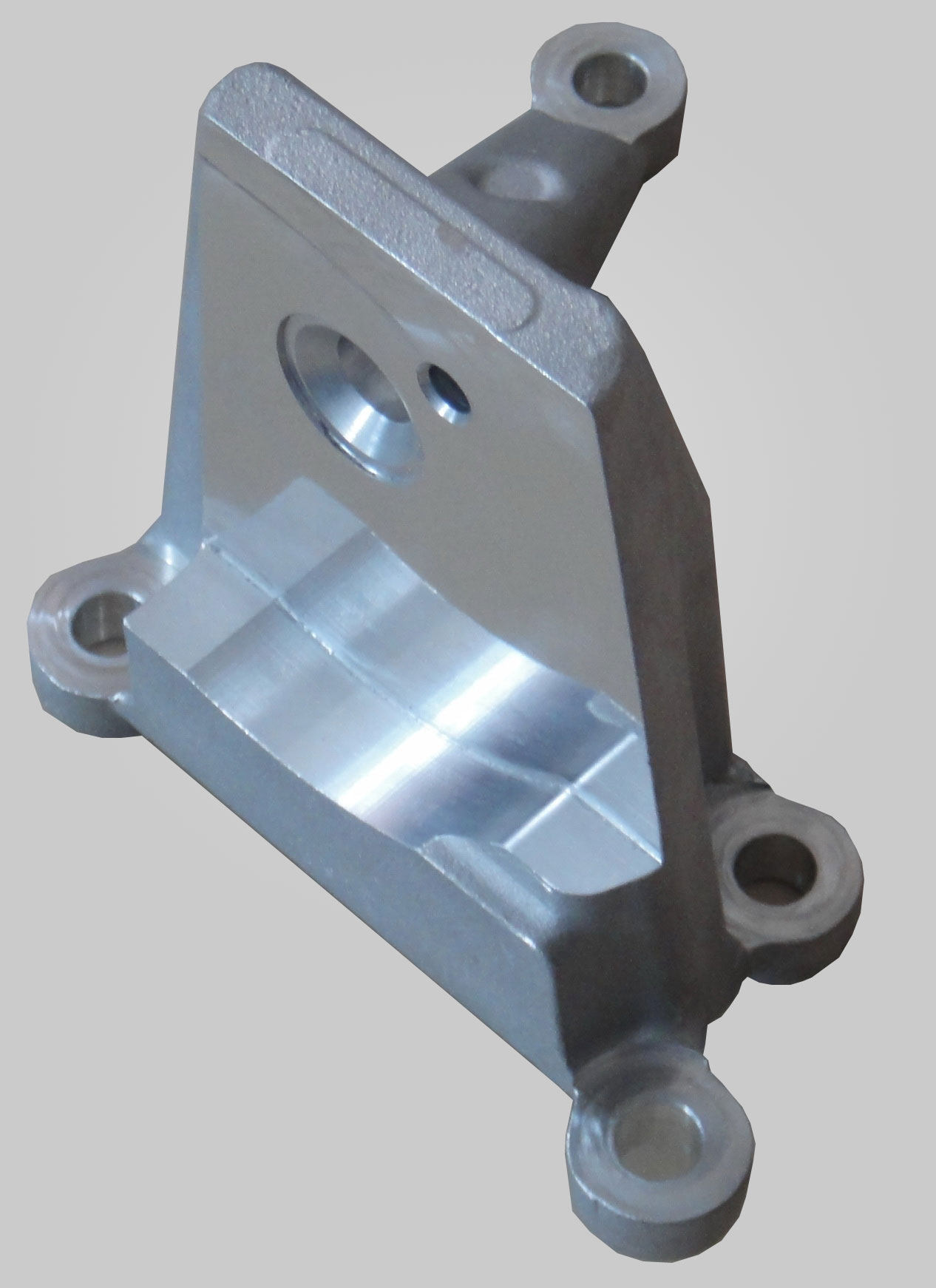 美國(guó)GM-支架